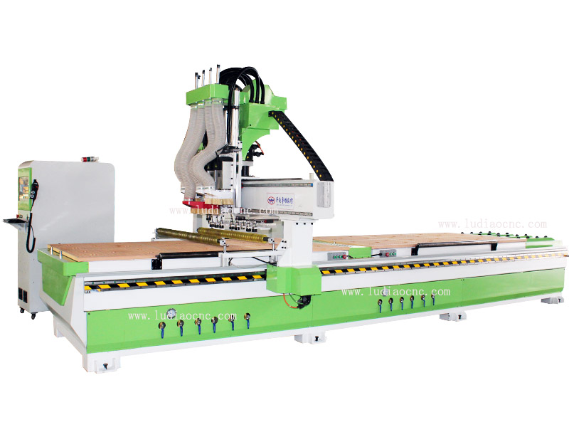 高配LD1325四工序双工位排刀加工中心 高配LD1325四工序双工位排刀加工中心